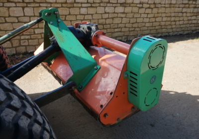 Deleks L-130 flail mower