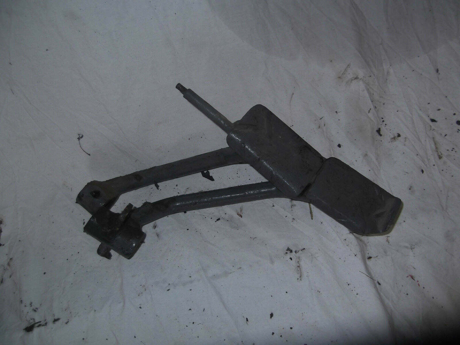 Iseki brake pedals/ brake linkage for compact tractor - Handy Compact ...